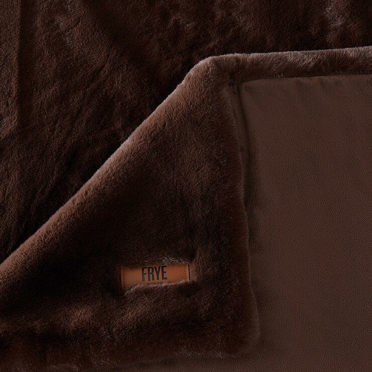 FRYE Luxe Brown Faux Fur Throw, 152 x 177 cm