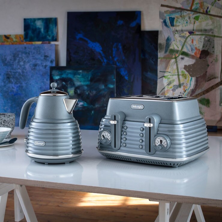 De'Longhi Scolpito Kettle & Toaster Set Blue Costco UK