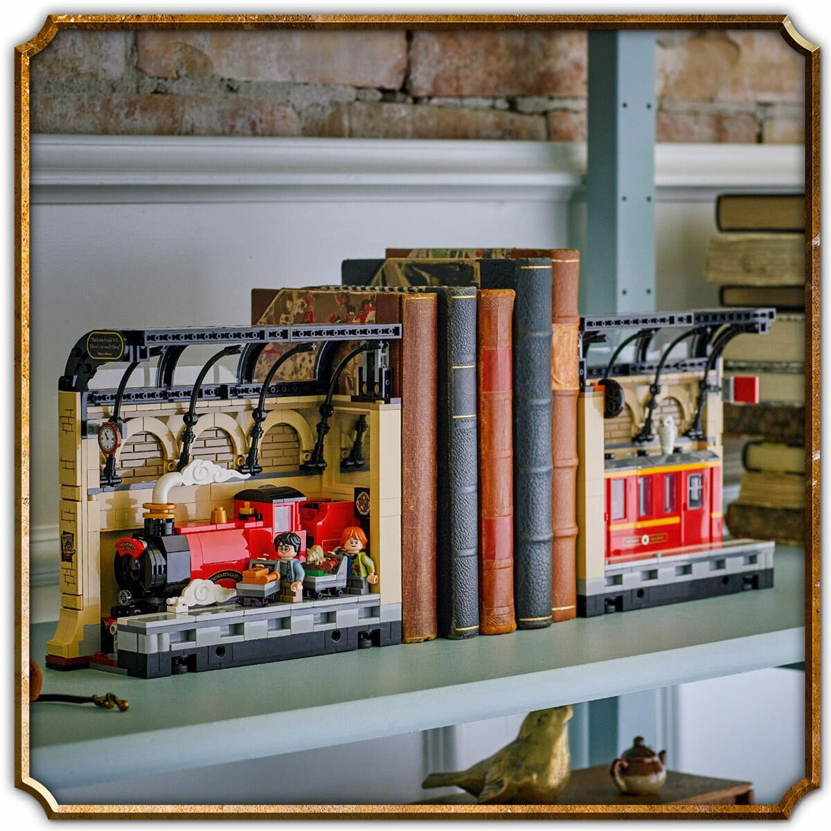 LEGO Harry Potter Book Nook: Hogwarts Express - Model 76450 (10+ Years)