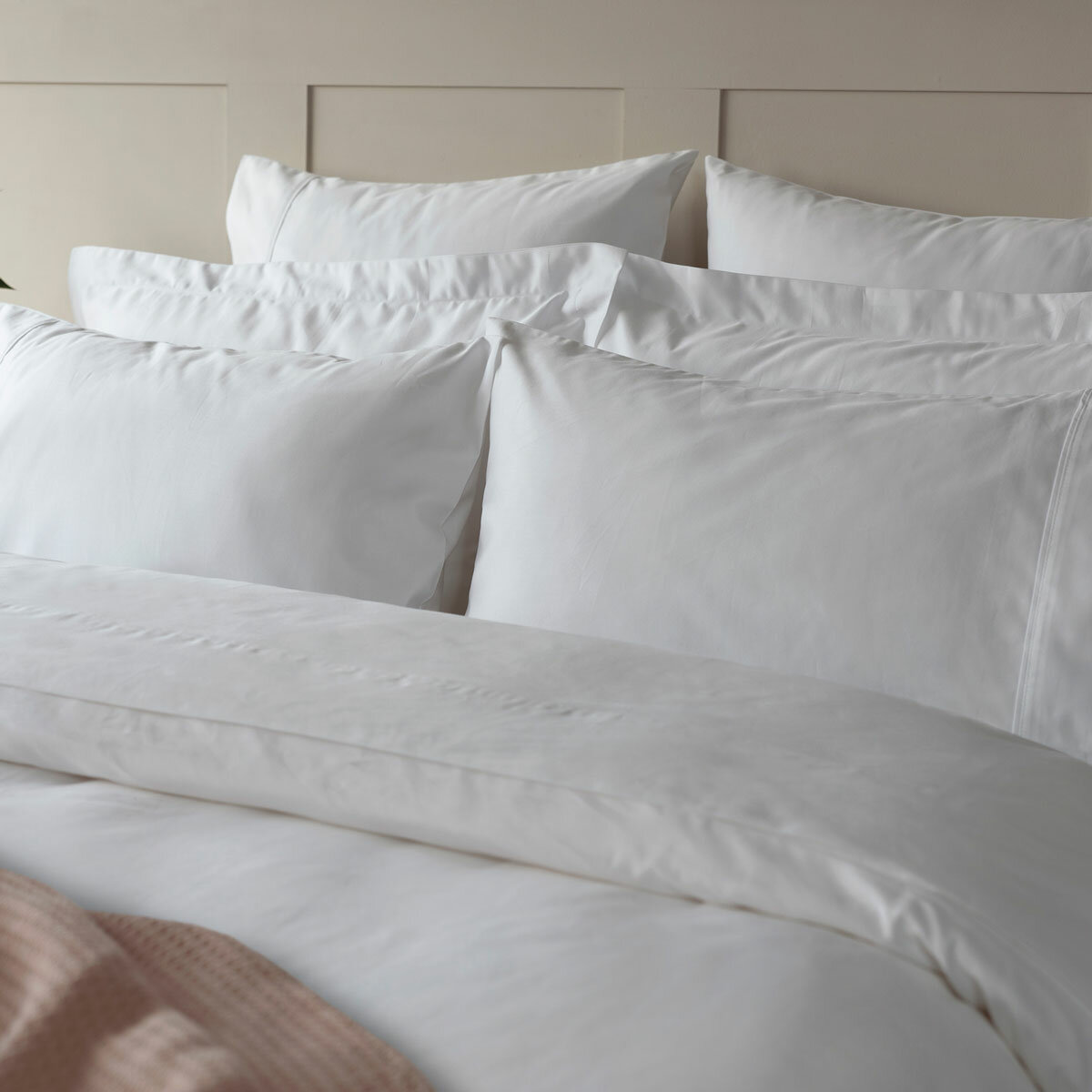 Belledorm 600 Thread Count Cotton White Duvet Cover Set in 3 Sizes