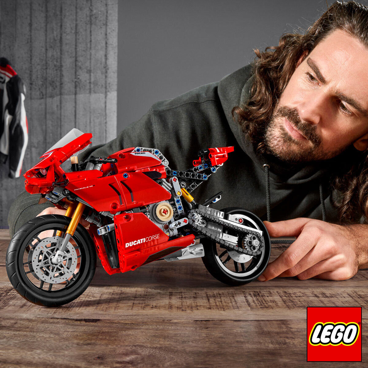 LEGO Technic Ducati Panigale V4 R Motorcycle - Model 42107 (10+ Years)