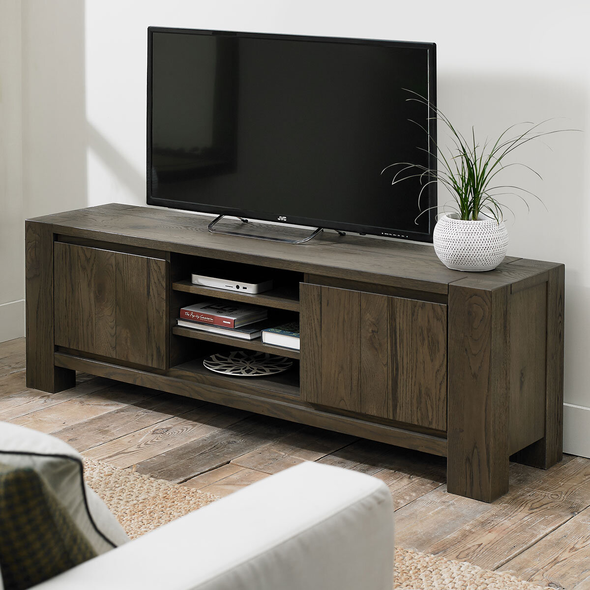 Bentley Designs Sierra Dark Oak Entertainment Unit
