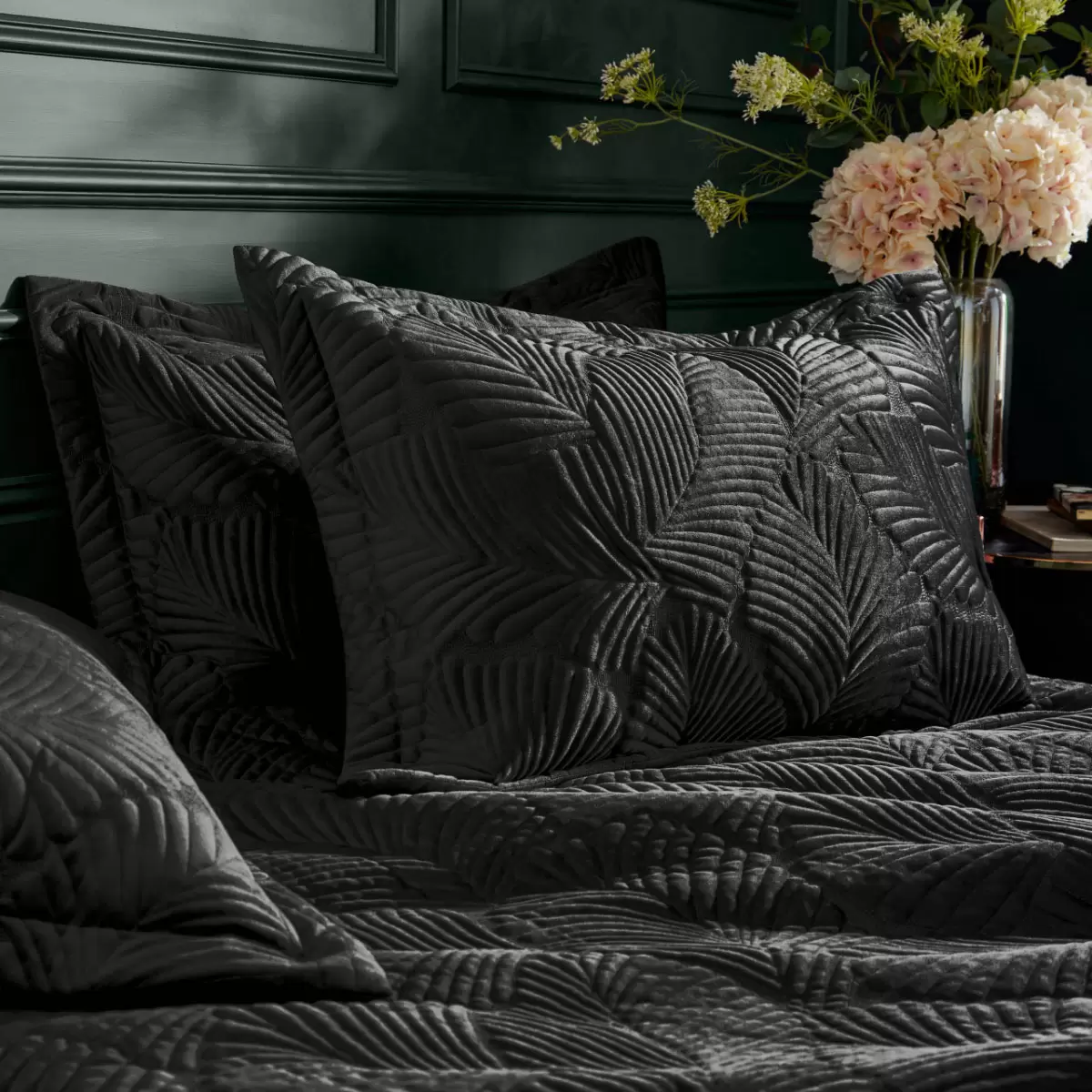 Kensington Velvet 3 Piece Bed Set in 7 colours - Picture 15 of 31