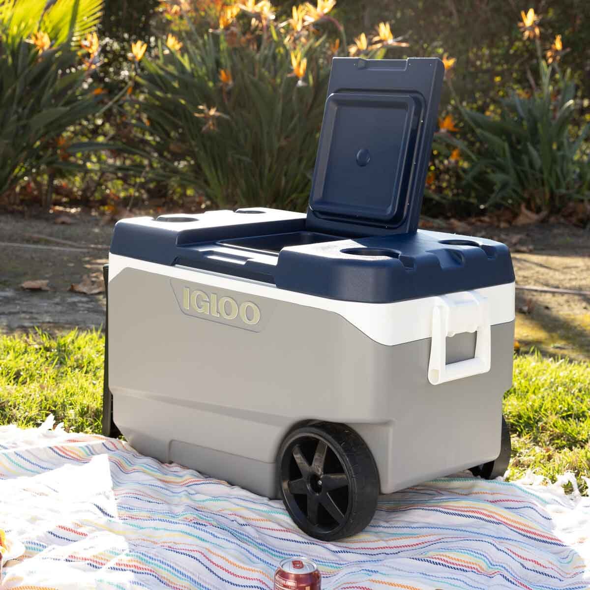 Igloo Max Cold Pro 85 Litre (90 US QT) Roller Cooler Box