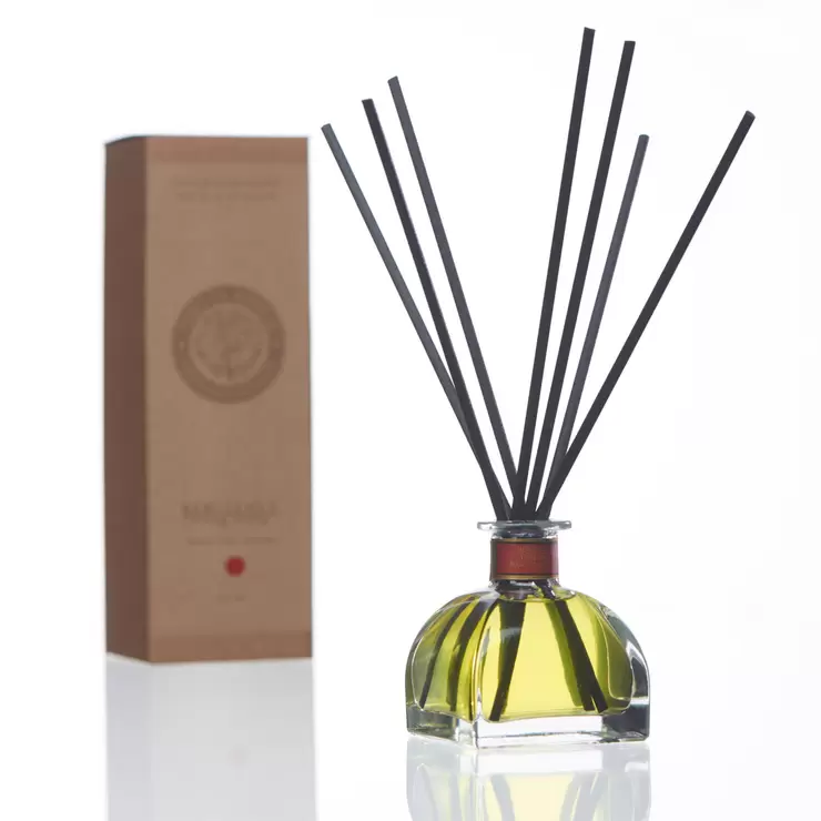 Amelia Amour Aromatherapy 100ml Reed Diffuser: Bewitched - Ylang Ylang Amelia Amour Aromatherapy 100ml Reed Diffuser: Bewitched - Ylang Ylang