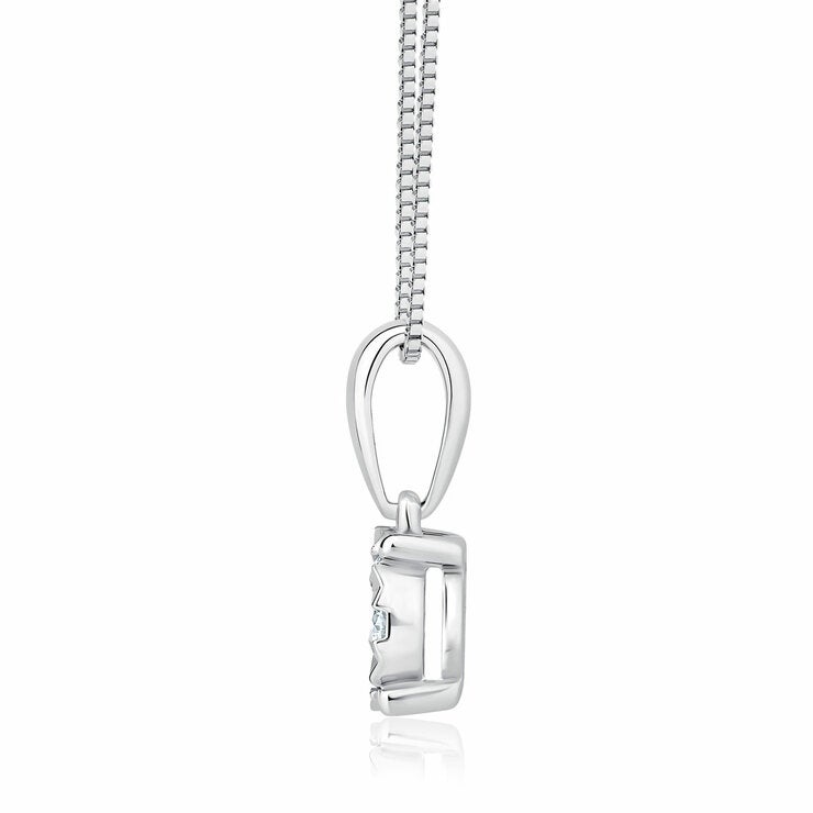 0.15ctw Round Brilliant Cut Diamond Cluster Pendant, 14ct White Gold 0.15ctw Round Brilliant Cut Diamond Cluster Pendant, 14ct White Gold