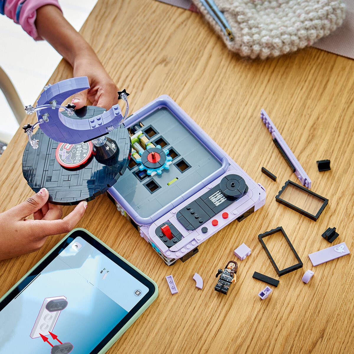LEGO Editions Music Olivia Rodrigo - Vinyl Player - Model 43029 (14+ Years) LEGO Editions Music Olivia Rodrigo - Vinyl Player - Model 43029 (14+ Years)