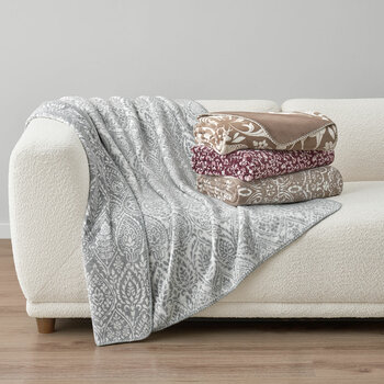 Casual Living Reversible Plush Throw in 4 Designs, 127 x 177 cm