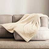 Mon Chateau Faux Fur Throw in 4 Colours, 152 x 177 cm Mon Chateau Faux Fur Throw in 4 Colours, 152 x 177 cm