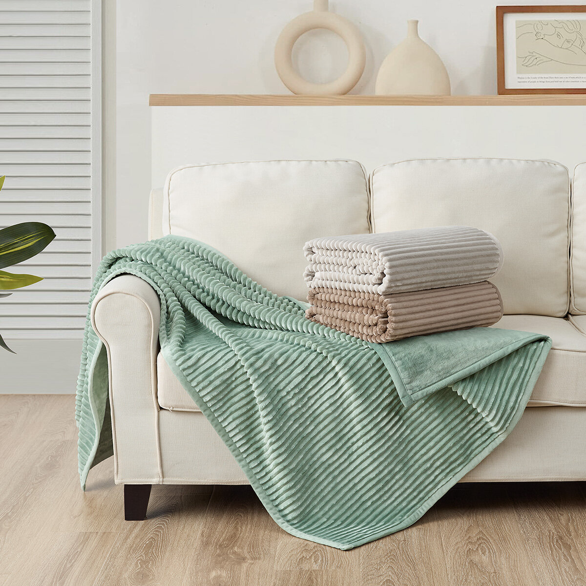 Casual Living Textured Plush Throw in 3 colours, 127 x 177 cm