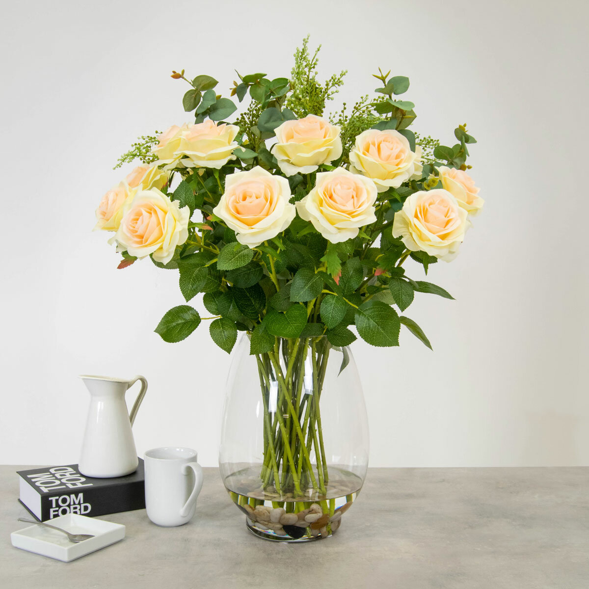 Rose in Vase Pink - Lifestyle