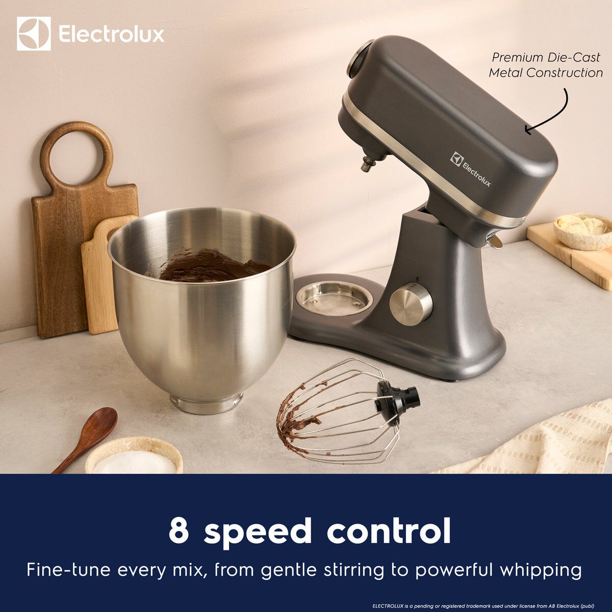 Lifestyle image showing 8 speed control