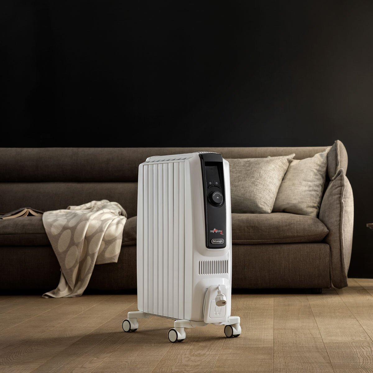 De'Longhi Dragon 4 Oil Filled 2kW Radiator in White, TRDX40820E