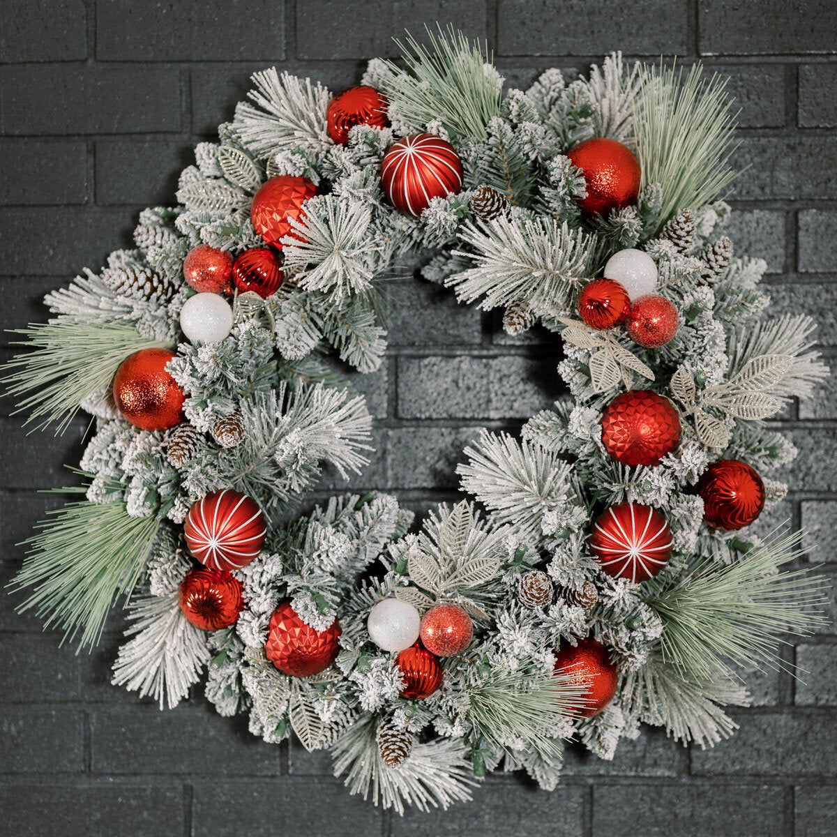 30 Inch Pre-Lit Flocked Christmas Wreath 30 Inch Pre-Lit Flocked Christmas Wreath