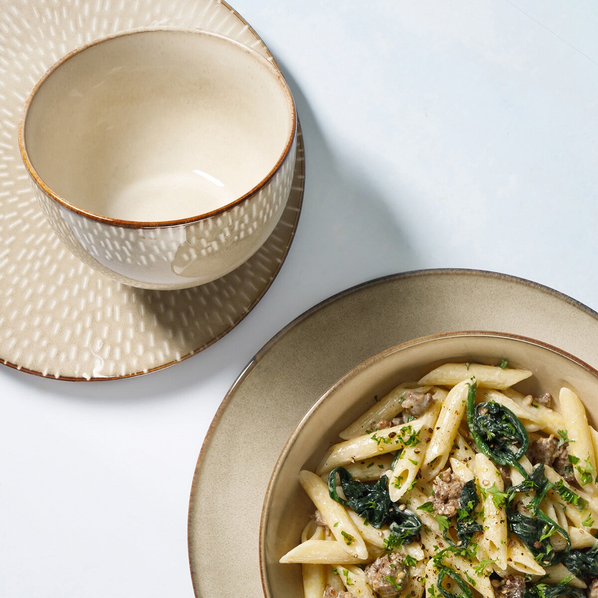 Laurie Gates Catalina Dinnerware Set, 16 Piece in 2 Colours Laurie Gates Catalina Dinnerware Set, 16 Piece in 2 Colours
