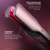 Lifestyle image of Shark FlexFusion 4 in 1 Air Styler with powerful airflow