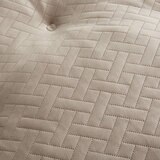 Kirkland Signature Hexagon Napper Pet Bed 42" (106.7cm) in Creme Quilted