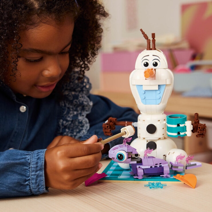 LEGO Frozen Olaf and Bruni's Picnic Fun - Model 43287 (7+ Years)