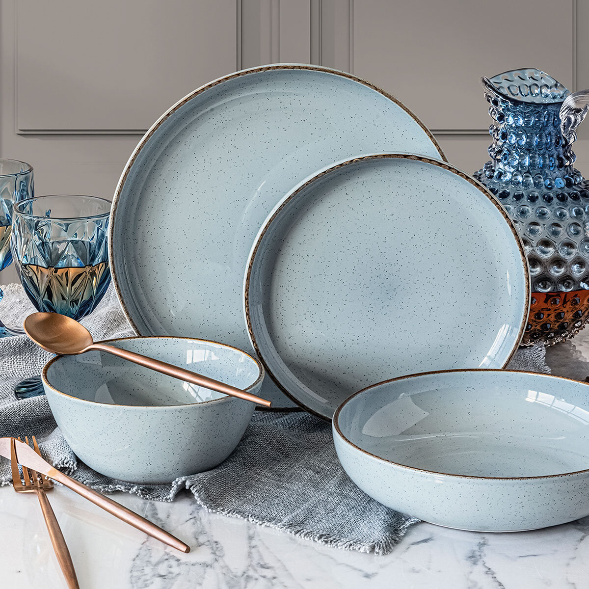 Over Back Stoneware Dinnerware Set 16 Piece in Blue