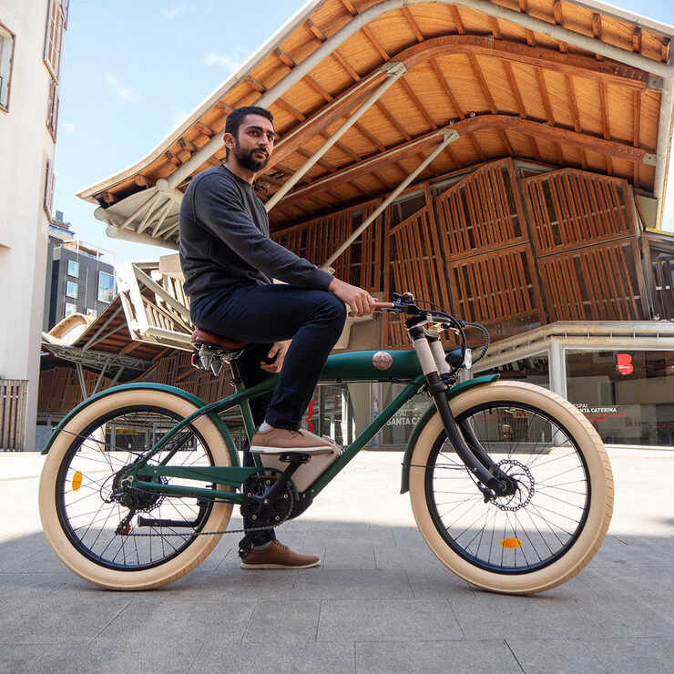 Lifestyle Image for Shadow British Green Rayvolt Clubman E Bike Lifestyle Image for Shadow British Green Rayvolt Clubman E Bike