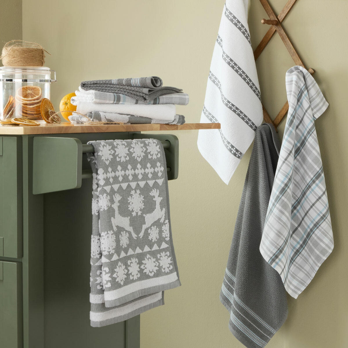 Holiday Kitchen Towel 4 Pack in 4 designs