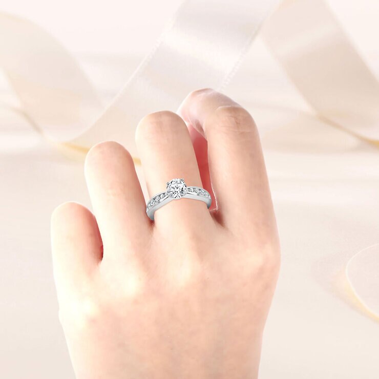 1.28ctw Round Brilliant Cut Diamond Wedding Ring, Platinum 1.28ctw Round Brilliant Cut Diamond Wedding Ring, Platinum