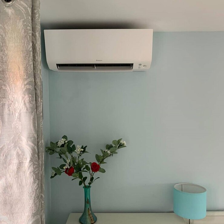 Installed Daikin 3.5kW Single Split Air Conditioner, Model FTXM35R