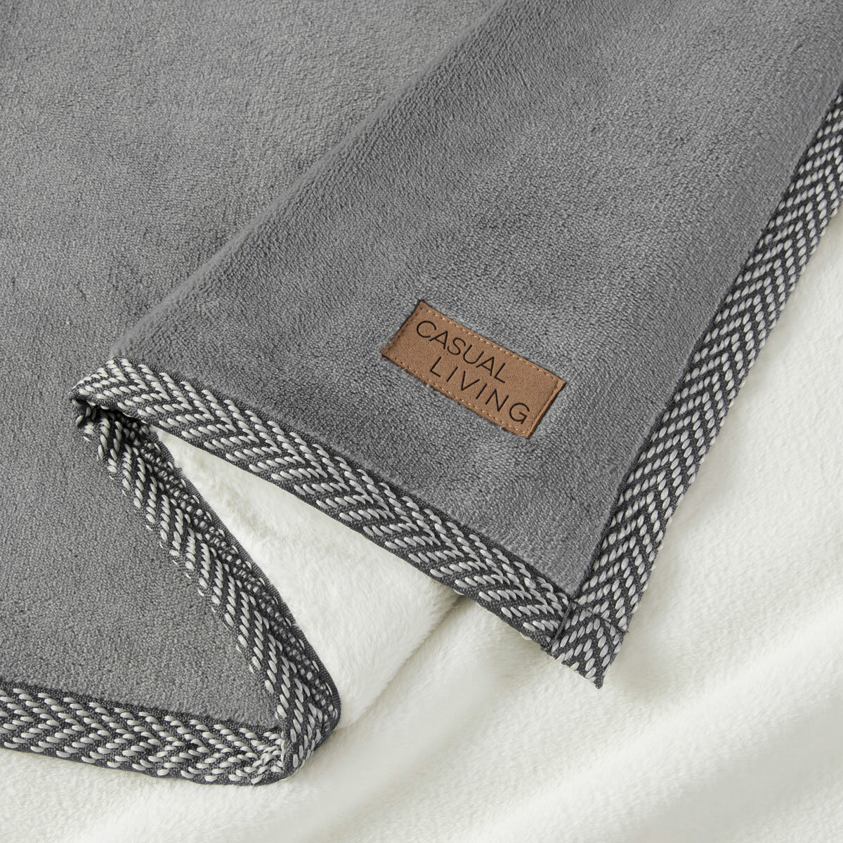 Casual Living Luxe Plush Throw in Grey, 127 x 178 cm