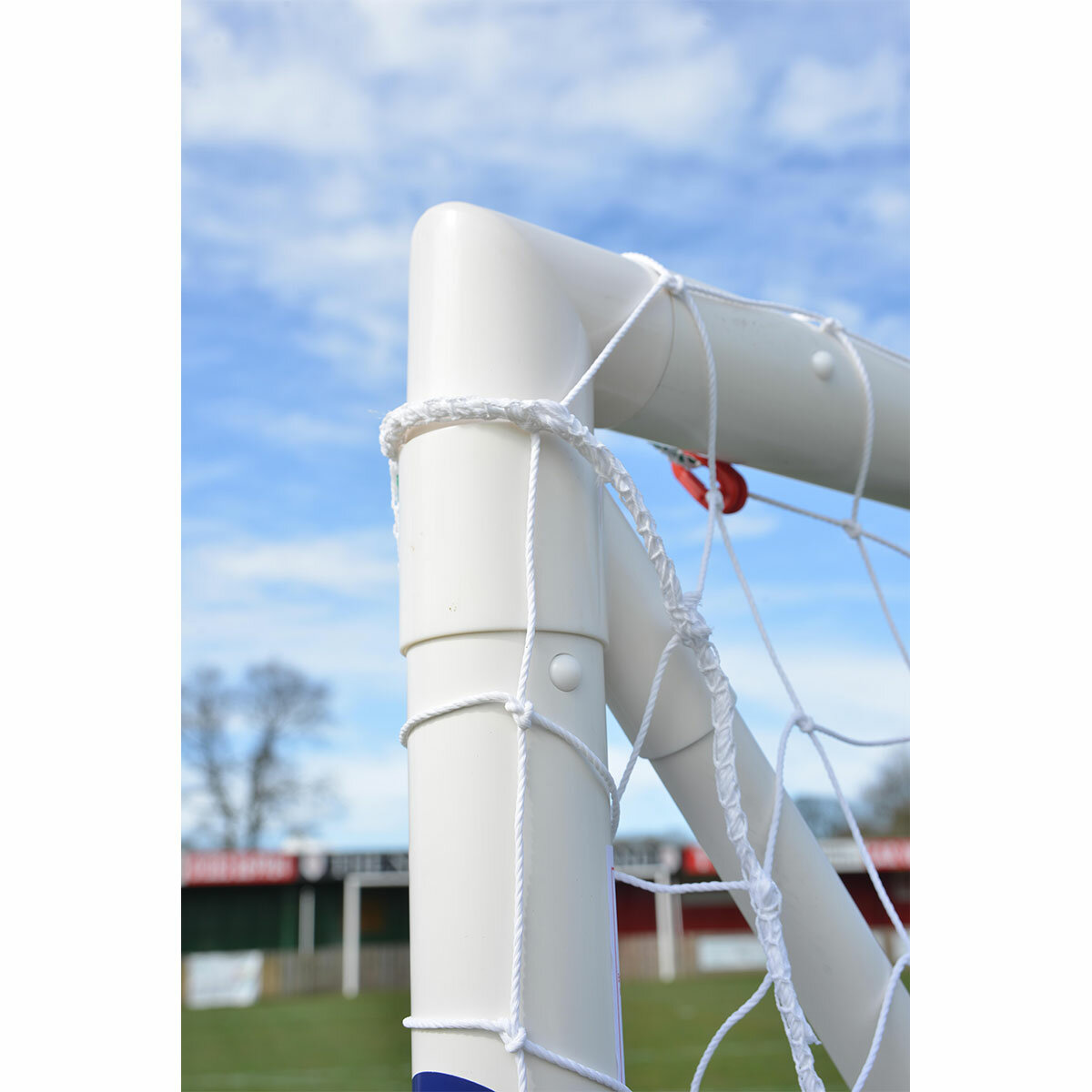 Image showing the robust corners and net clips