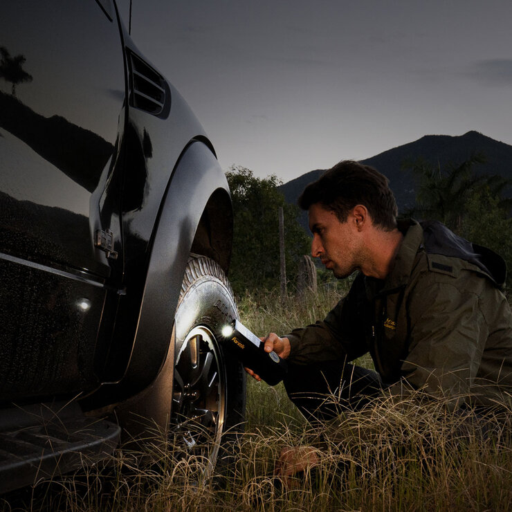 Fanttik S100 APEX Powerful Portable Air Pump & Tyre Inflator with Power Bank