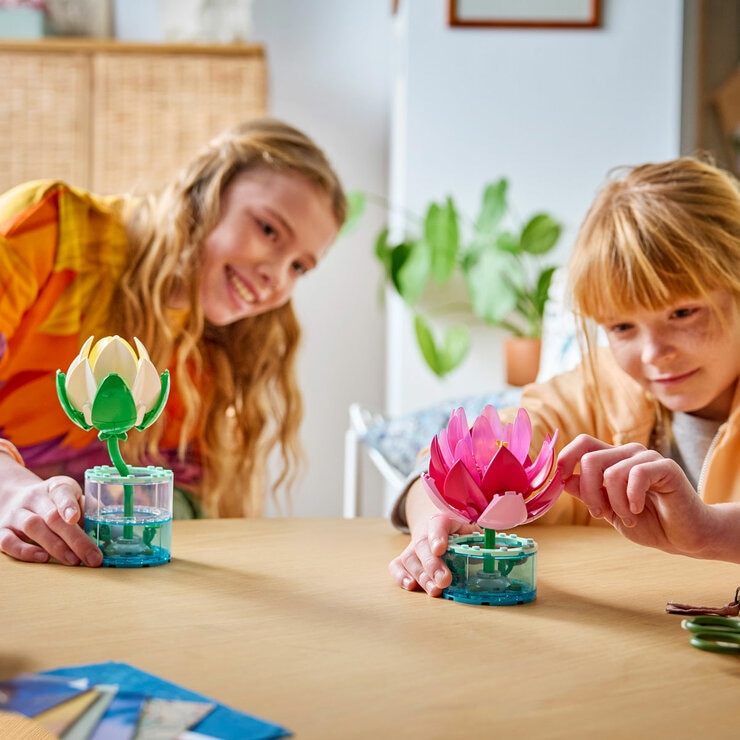 LEGO Botanicals Water Lilies - Model 11511 (9+ Years) LEGO Botanicals Water Lilies - Model 11511 (9+ Years)