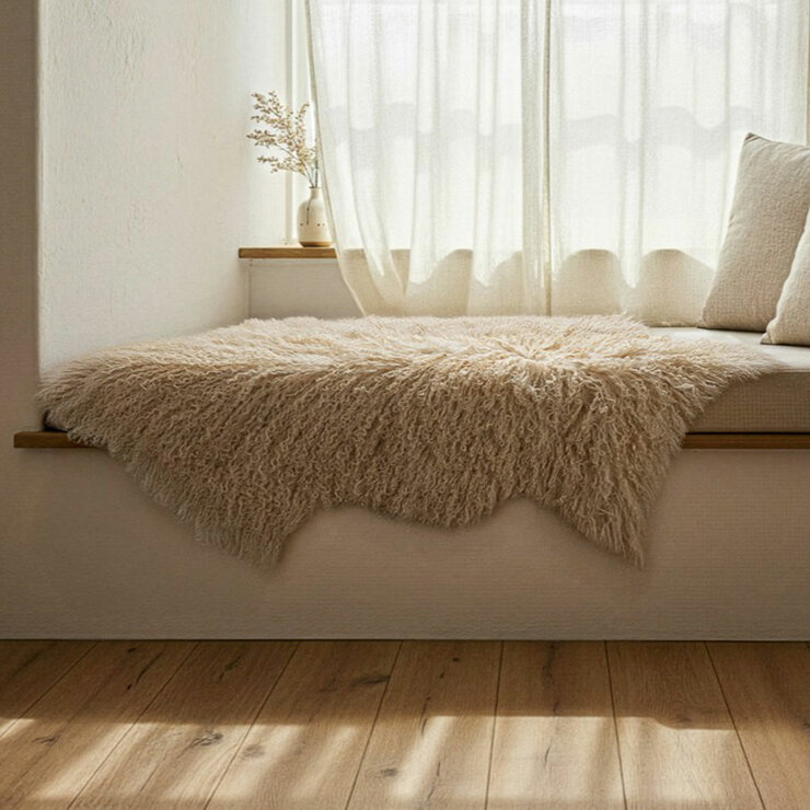 Bowron Tibetan Sheepskin Rug in 5 Colours, 60 x 90 cm