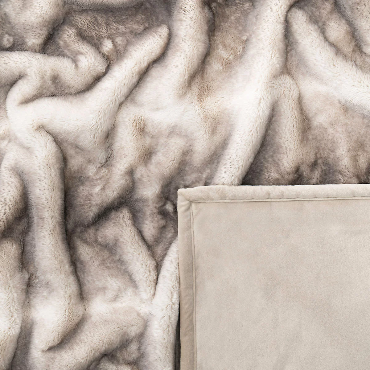 Luxe Faux Fur Throw in 4 Colours, 152 x 177 cm - Picture 10 of 16