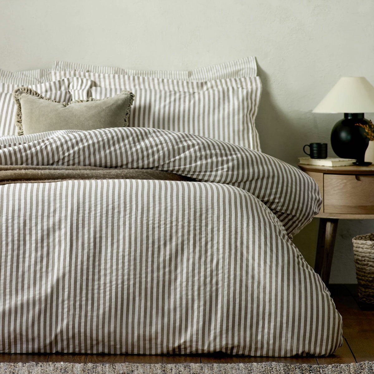 Yard Hebden 100% Cotton Mole Stripe Duvet Cover Set in 4 Sizes Yard Hebden 100% Cotton Mole Stripe Duvet Cover Set in 4 Sizes
