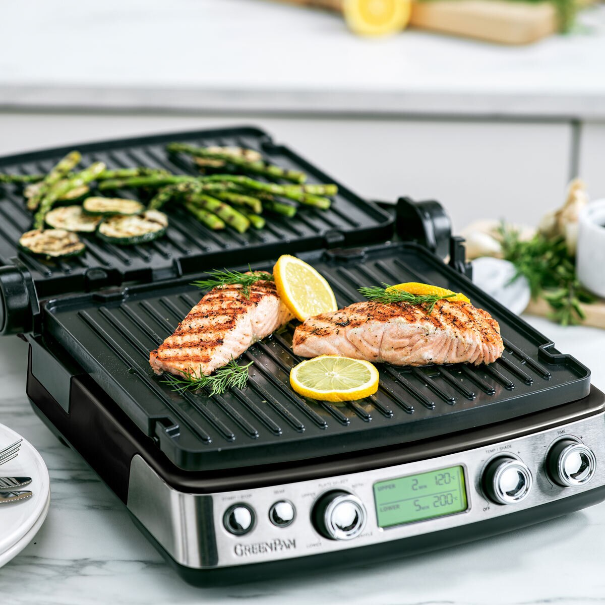 Lifestyle image of Greenpan contact grill