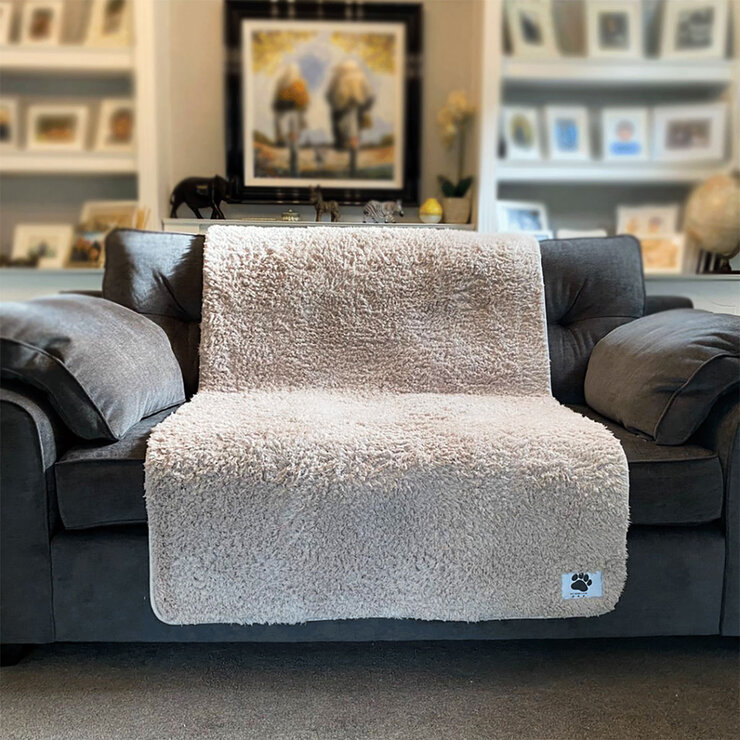 Pet Rebellion Comfy Cover in Stone, 100cm x 170cm