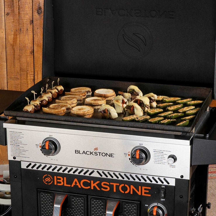 Blackstone 28" Griddle Gas Barbecue with Airfyer Blackstone 28" Griddle Gas Barbecue with Airfyer