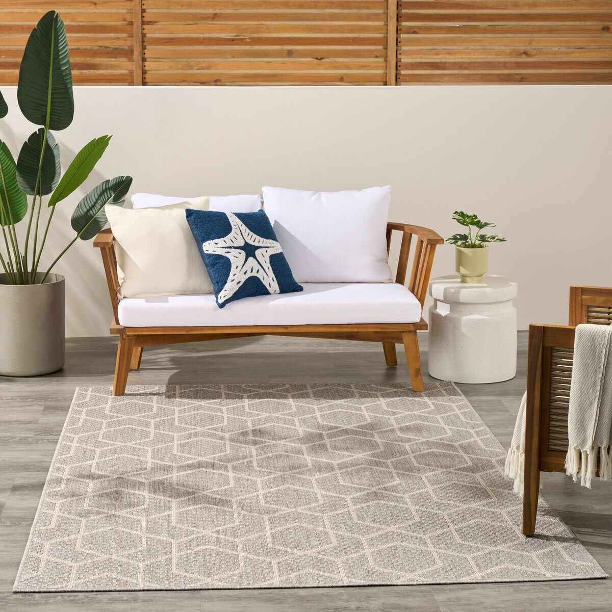 Nourison Horizon Geometric Indoor / Outdoor Rug in 2 Sizes, Grey