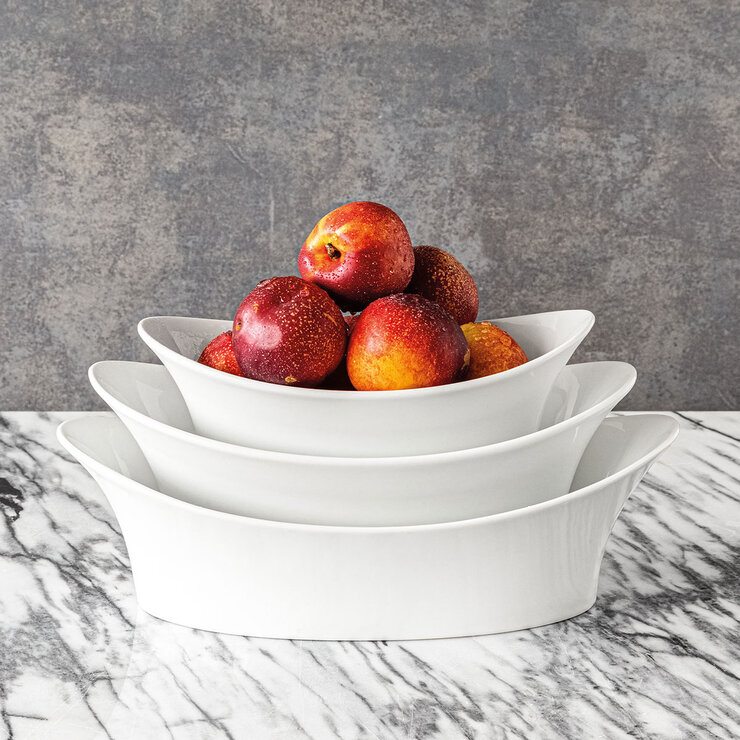 lifestyle image of 3 bowls set