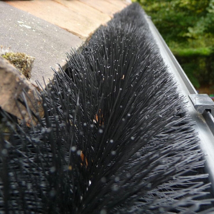 Hedgehog Gutter Brush Leaf and Debris Guard 2 x 4M Hedgehog Gutter Brush Leaf and Debris Guard 2 x 4M