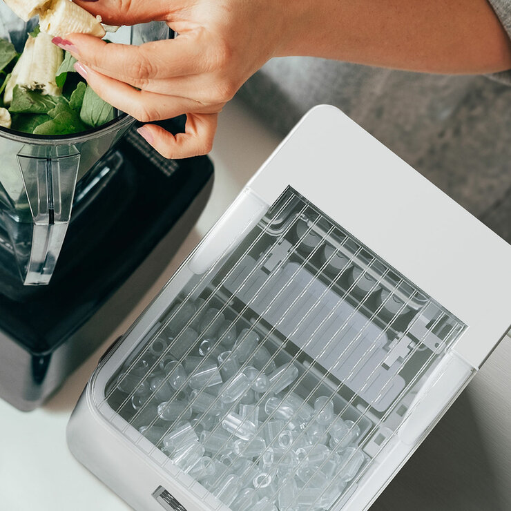 Lifestyle image of ice cube maker in the kitchen countertop Lifestyle image of ice cube maker in the kitchen countertop