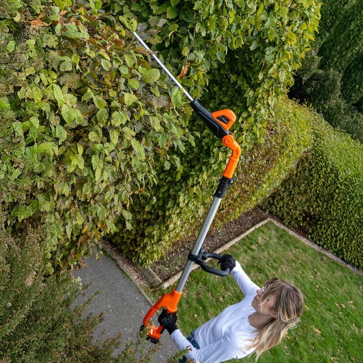 Yard Force 20V 2.0Ah Cordless Pole Hedge Trimmer 45cm Yard Force 20V 2.0Ah Cordless Pole Hedge Trimmer 45cm
