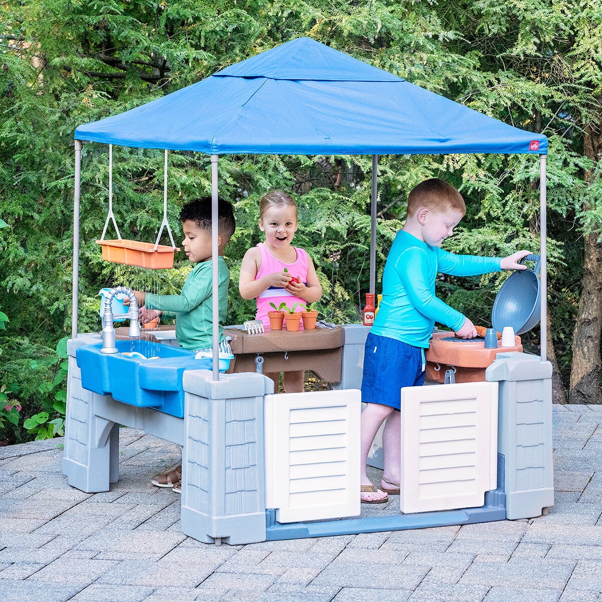 Step2 Grill and Splash Canopy Lifestyle Image