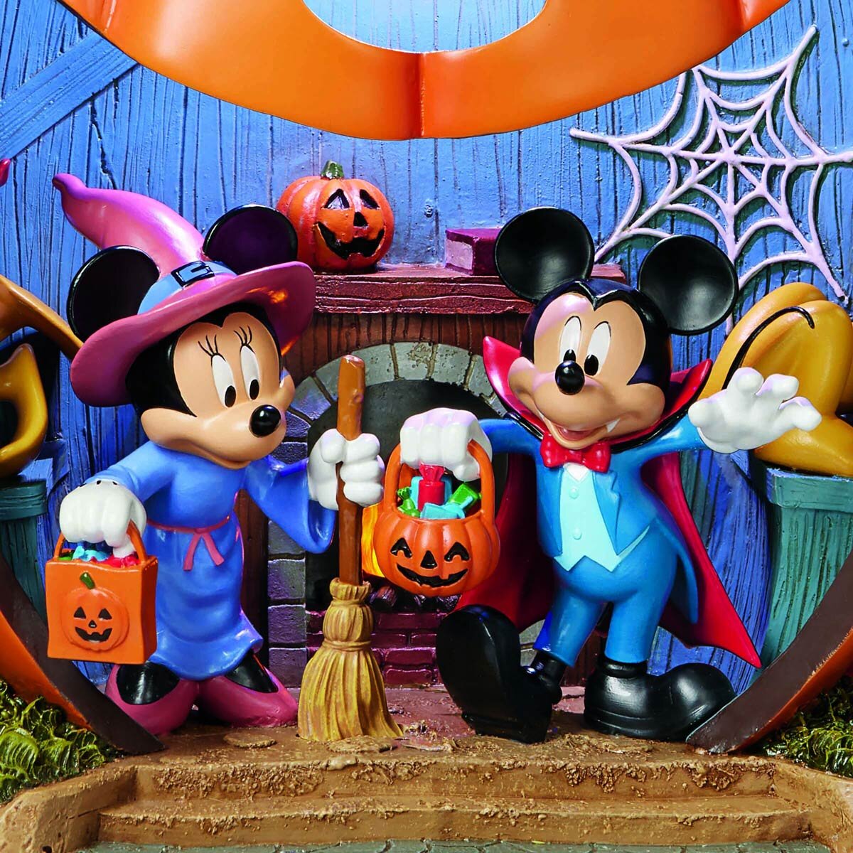 16 inches ( 40.6 cm ) LED Disney Pumpkin House