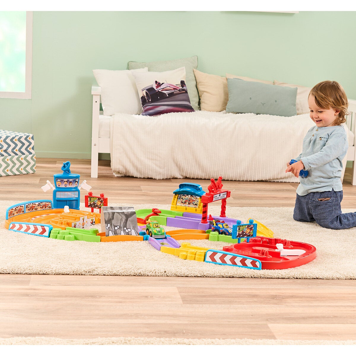 VTech Toot-Toot Drivers® Super Circuit RC Raceway Lifestyle Image VTech Toot-Toot Drivers® Super Circuit RC Raceway Lifestyle Image