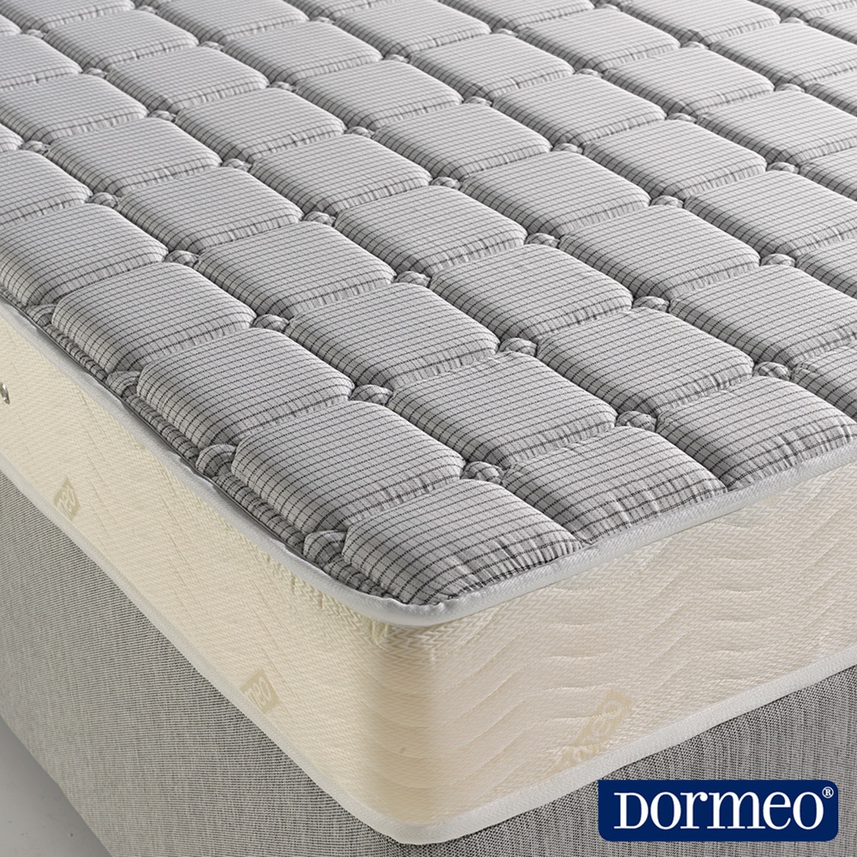 Dormeo Memory Deluxe Mattress in 4 Sizes