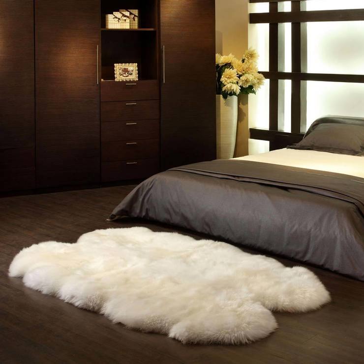 Windward 100 Sheepskin Quad Rug in Ivory, 180 x 110cm Costco UK