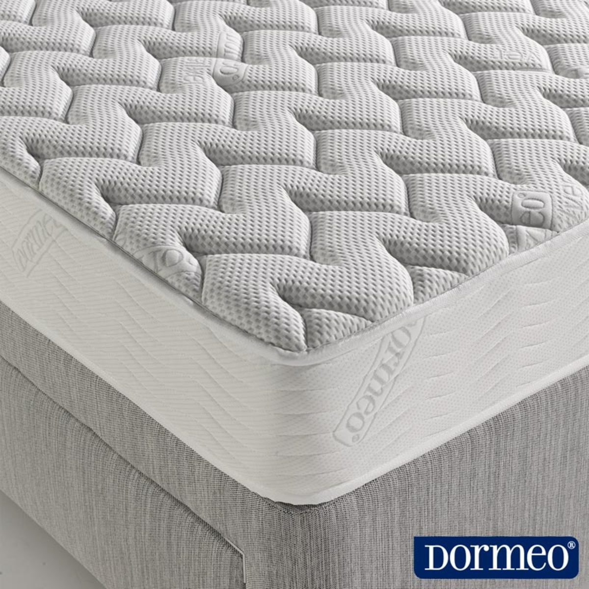 Dormeo Memory Silver Deluxe Mattress, Double Costco UK