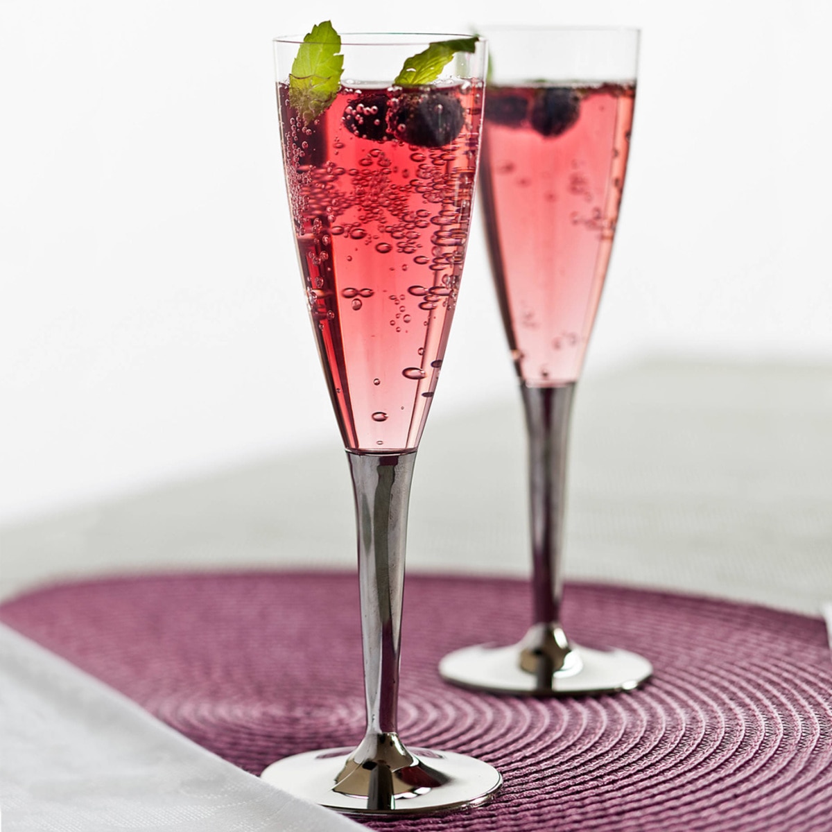 disposable champagne flutes
