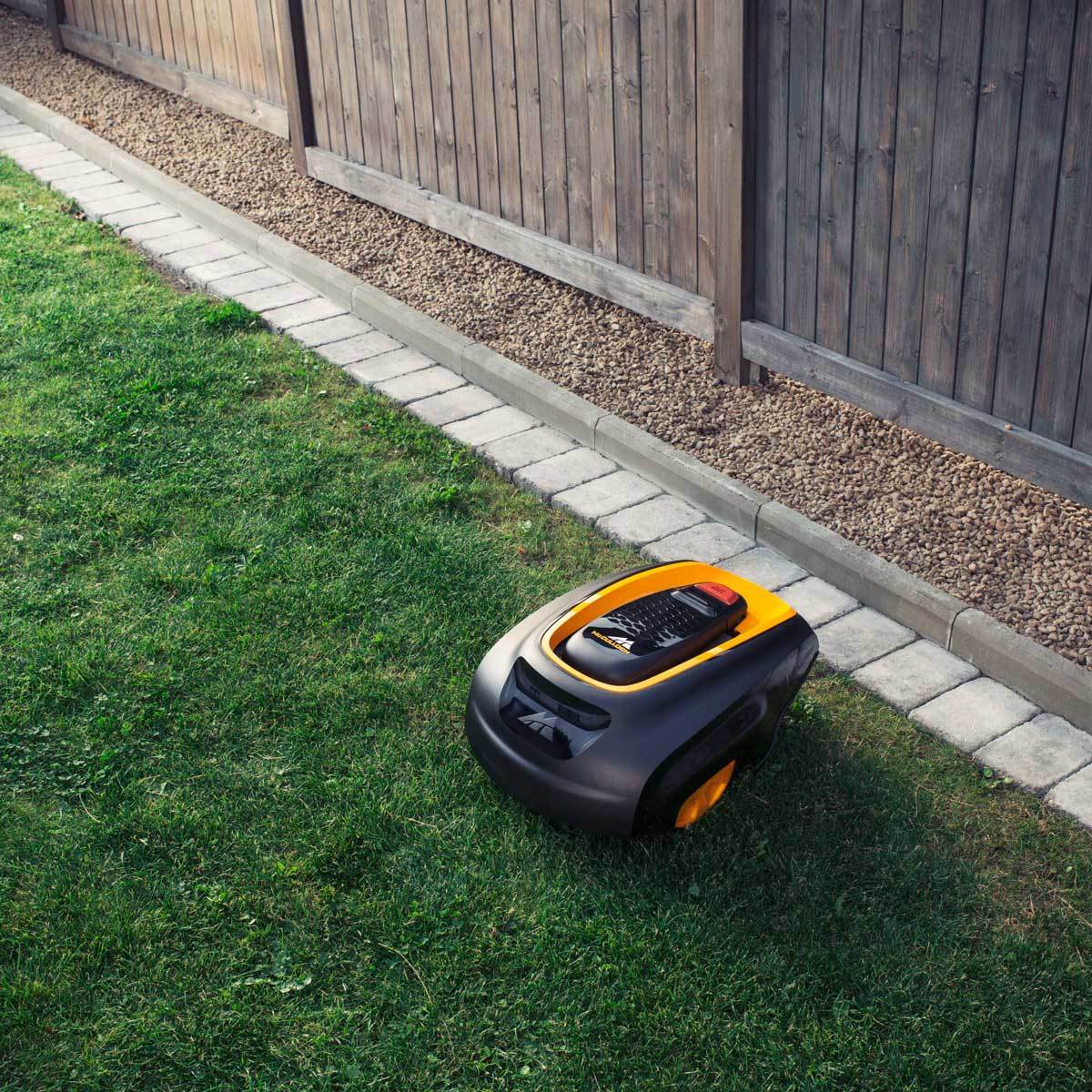 McCulloch 6.69" (17cm) Robotic Lawn Mower Model ROB RM600 Costco UK